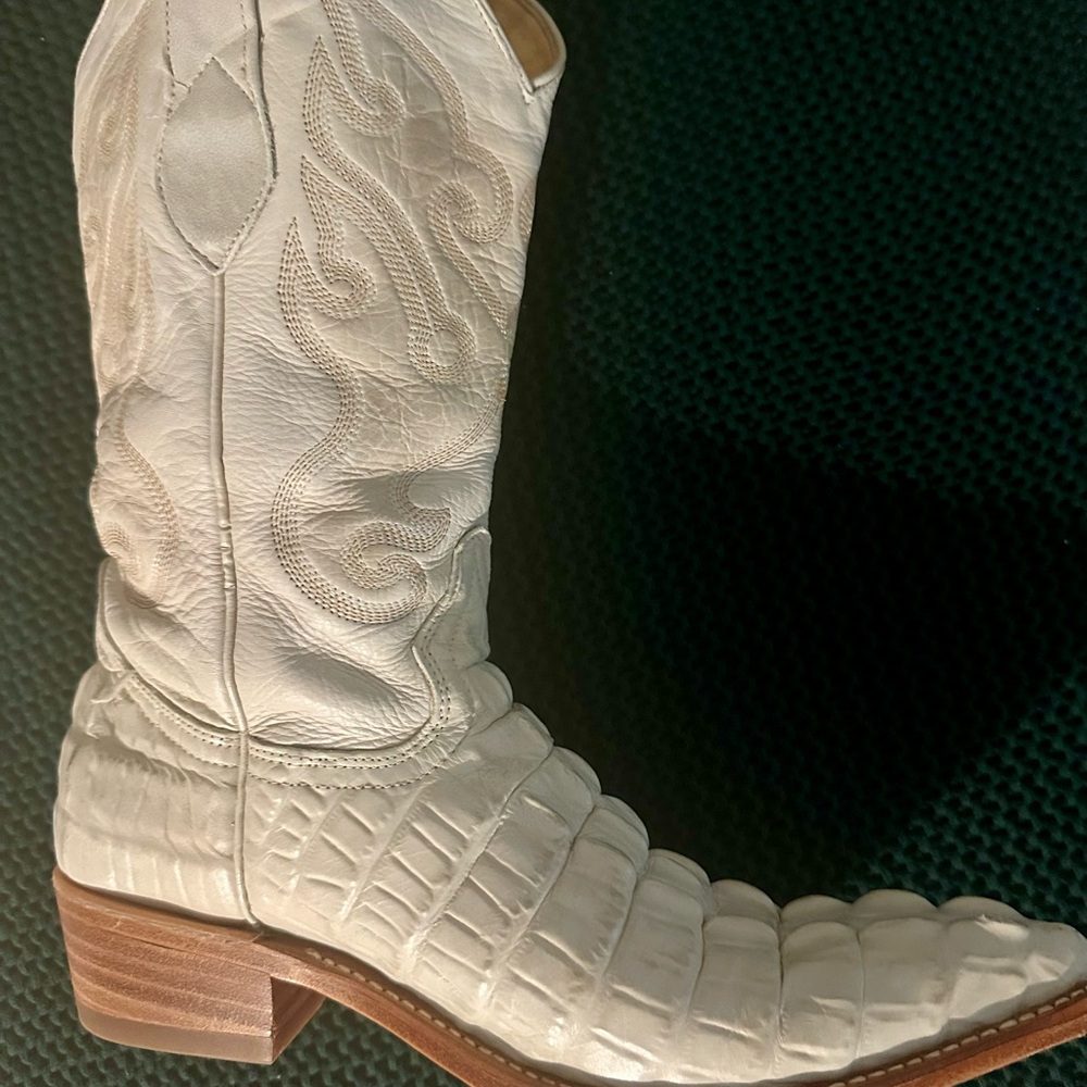 Los Altos Winter White Crocodile Embossed Western Boots